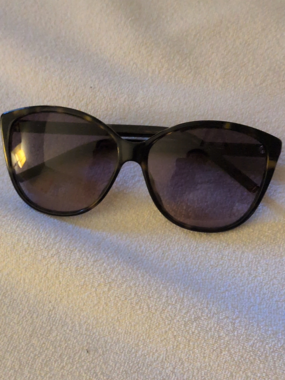 Marc Jacobs Black Tortoiseshell Oversized Womenβs Sunglasses